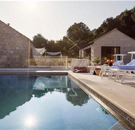 4 Bedroom Villa with Pool and Sea Views in Orašac, near Dubrovnik, Sleeps 8